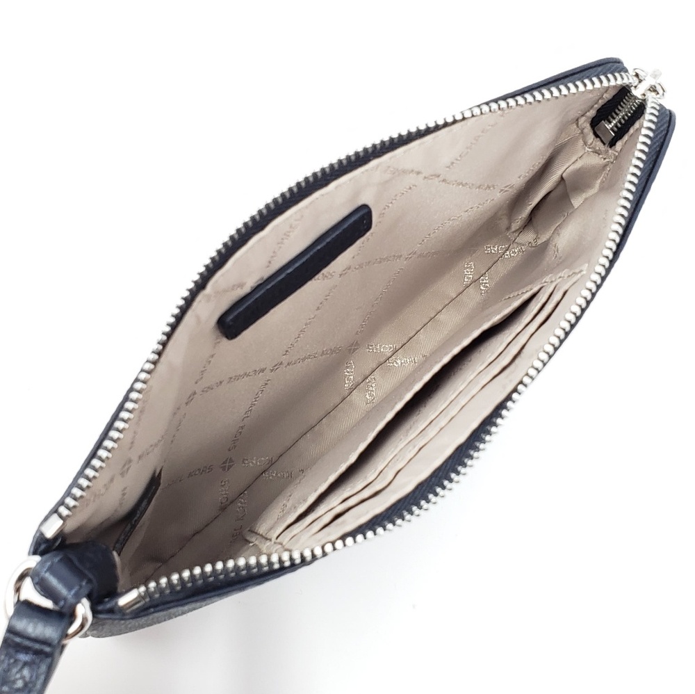 💕LAST ONE💕 Michael Kors Large Fulton Wristlet - Picture 3 of 4